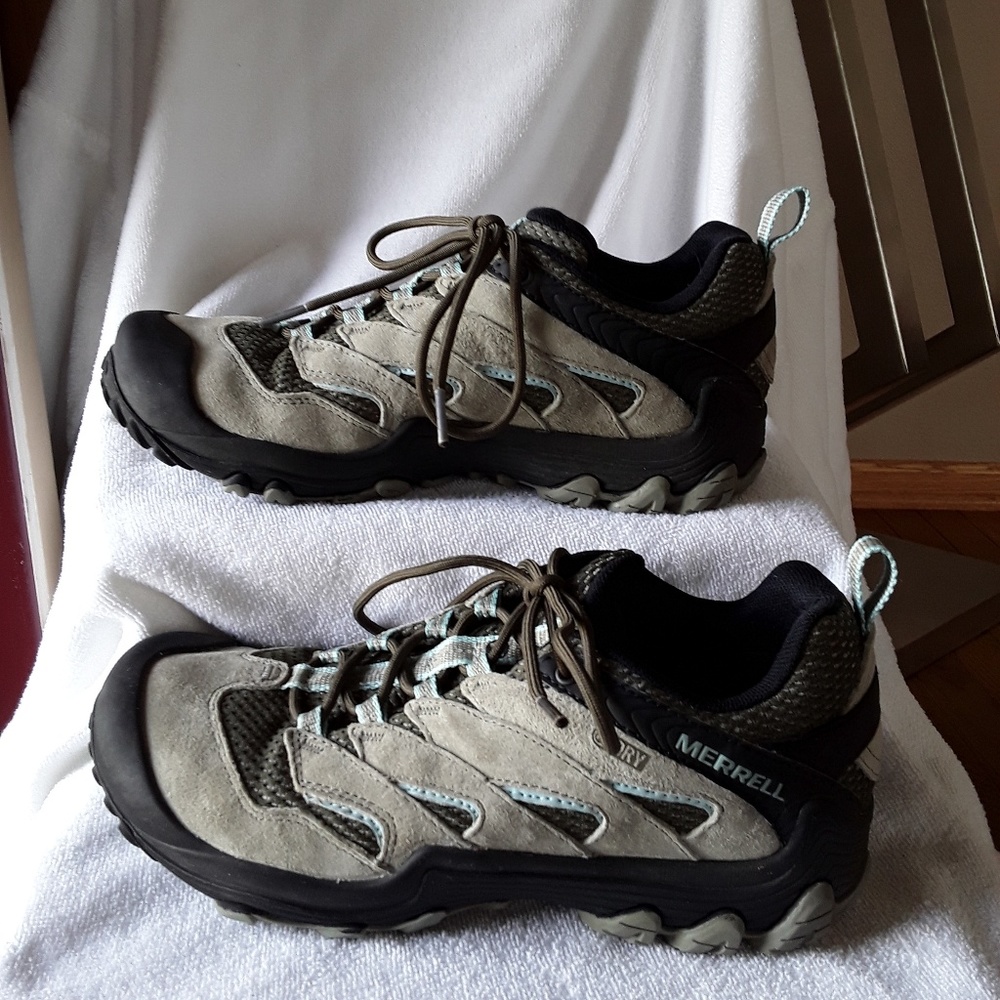Merrell hiking shoes😀😀😀